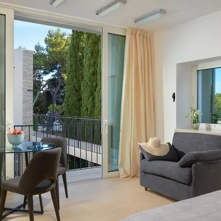 Villa Luxury Beachfront Castello With Private Pool At The Promenade Zlatni Rat At The In - Brac Bol