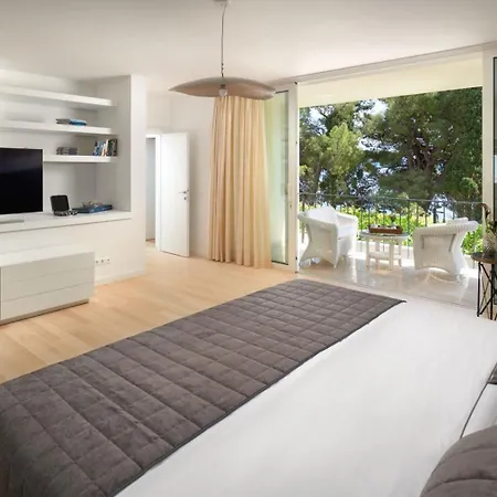Luxury Beachfront Castello With Private Pool At The Promenade Zlatni Rat At The In - Brac Bol
