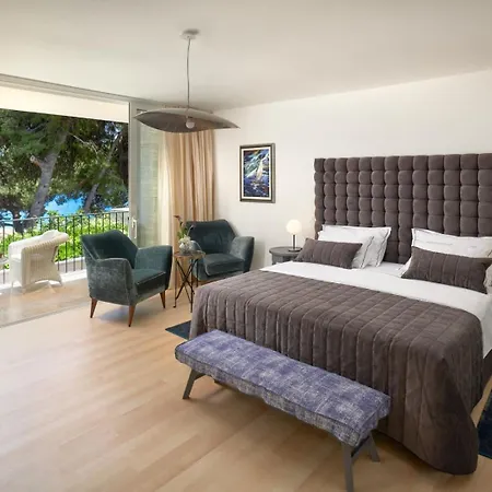 Luxury Beachfront Castello With Private Pool At The Promenade Zlatni Rat At The In - Brac Villa