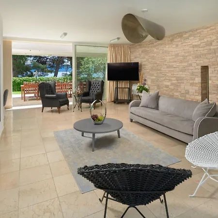 Luxury Beachfront Castello With Private Pool At The Promenade Zlatni Rat At The In - Brac *
