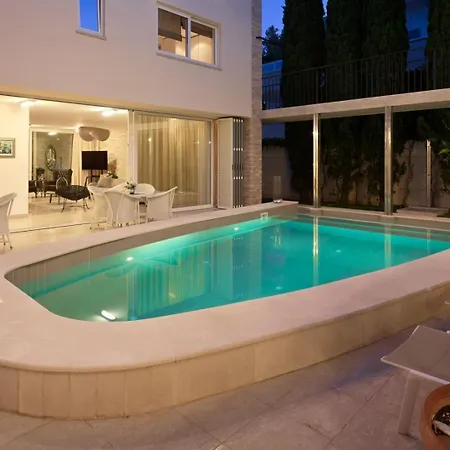 Villa Luxury Beachfront Castello With Private Pool At The Promenade Zlatni Rat At The In - Brac